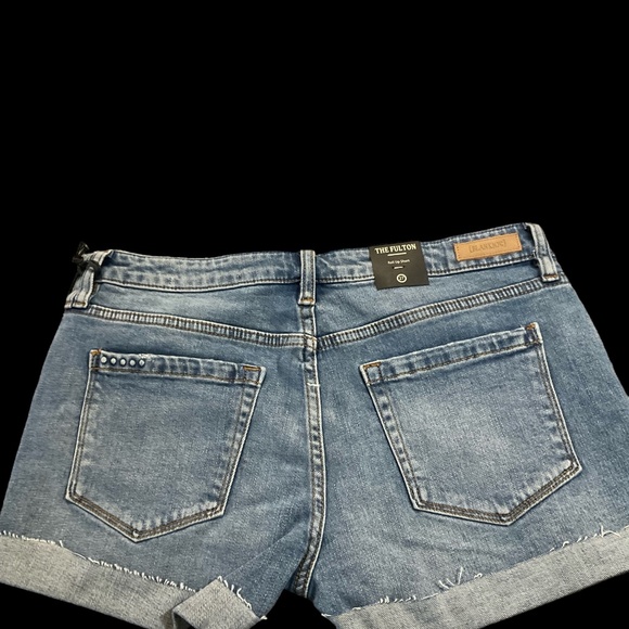 COPY - Blank NYC " The Fulton" Distressed Roll Up Shorts. Size 27 NWT. - Picture 3 of 7